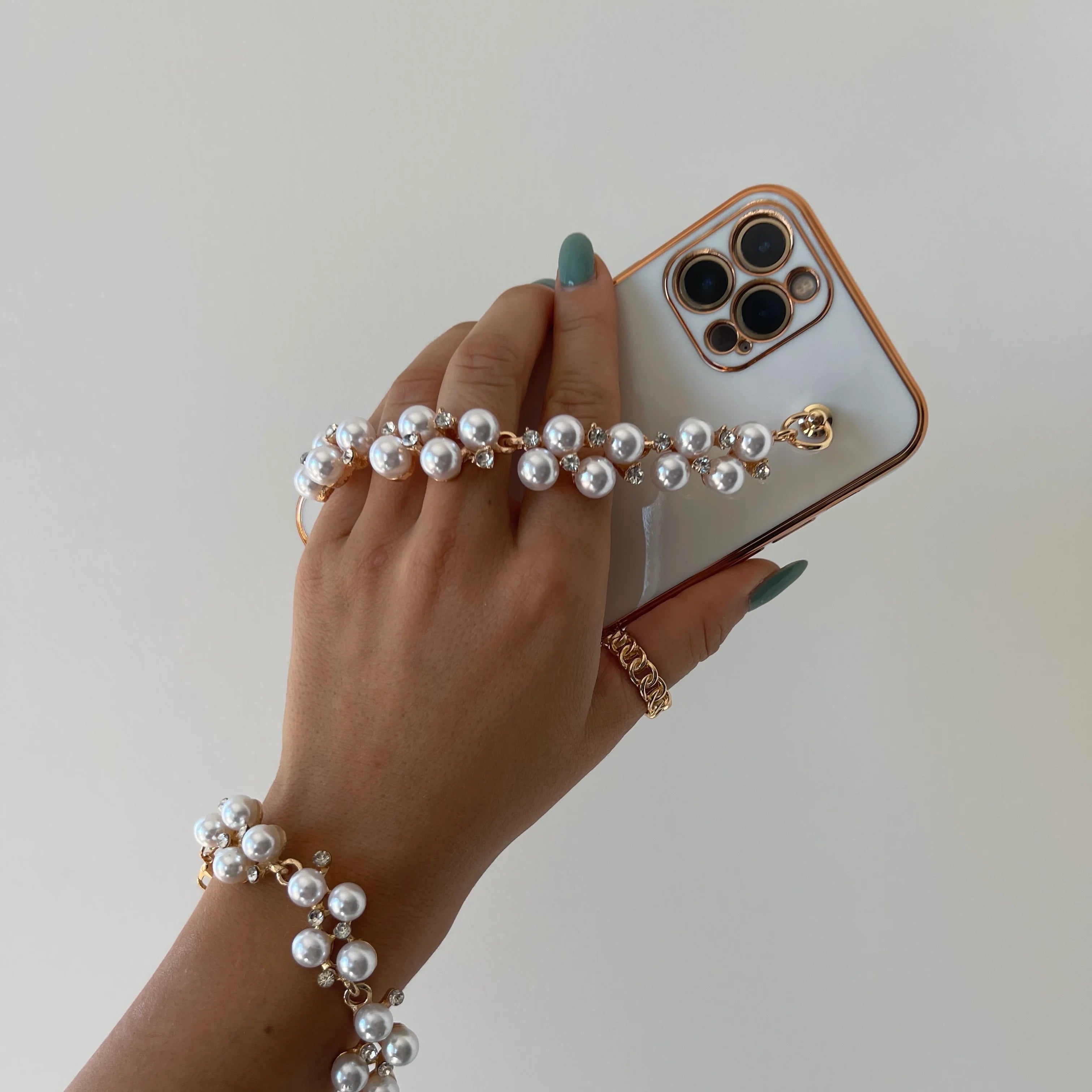 LUNA Pearl Chain iPhone Case